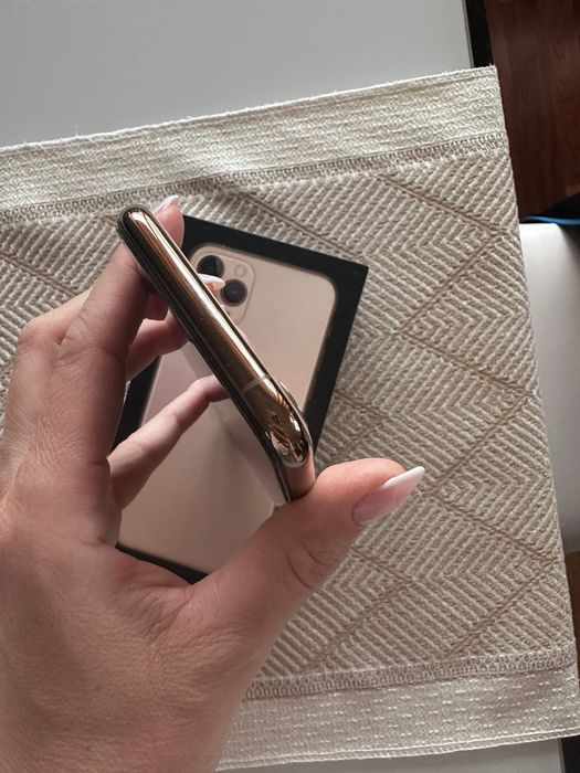 iPhone 11 Pro Gold