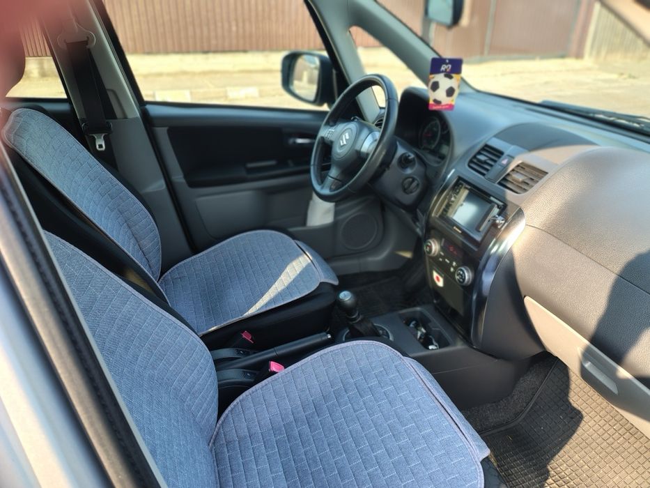 Vând Suzuki SX4 din anul 2012 - 4x4 .
