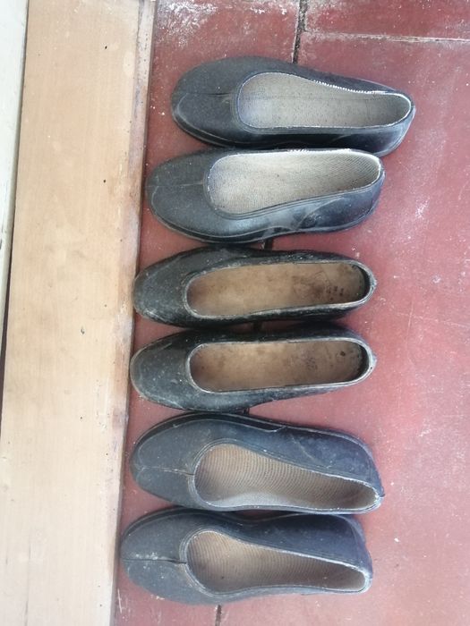 Гумени ботуши и цървули