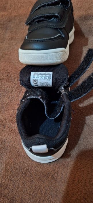 Adidasi marimea 20, 22 si 23