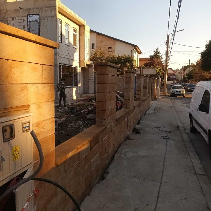 Construim garduri si porti din panouri stil jaluzele, sipca metalica, tabla cutata, BCA