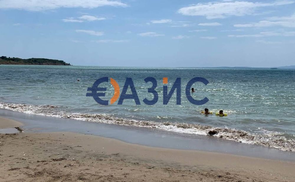 Двуетажна къща без такса поддръжка в комплекс "Морски Излед", между