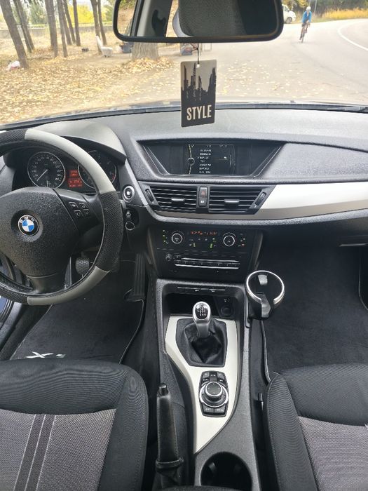 BMW X1 2011 — imagine 2