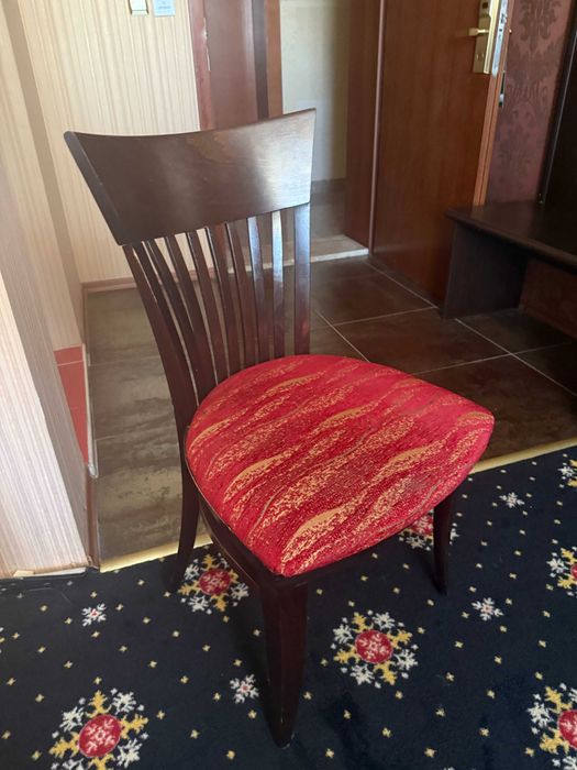 Обзавеждане на хотелска стая