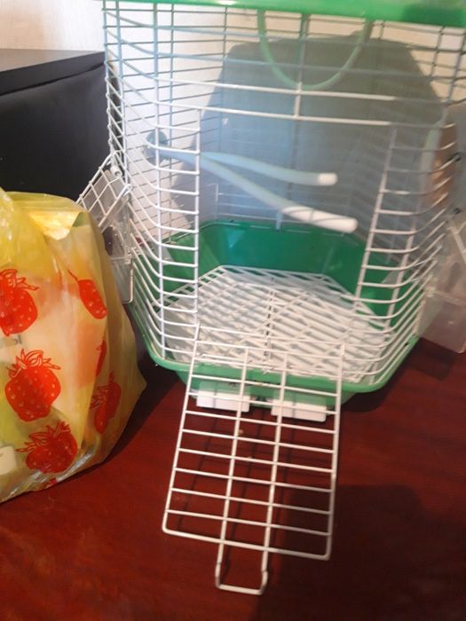 Клетка для попугая + корм