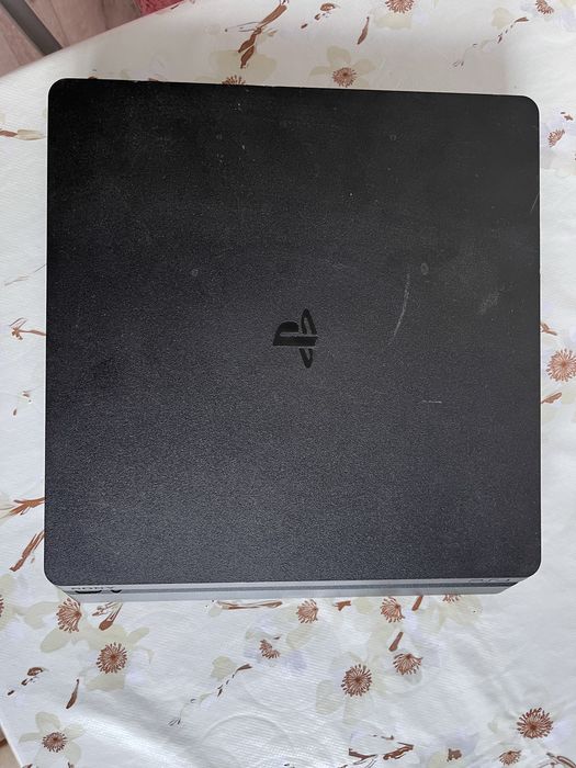 Продам Playstation 4