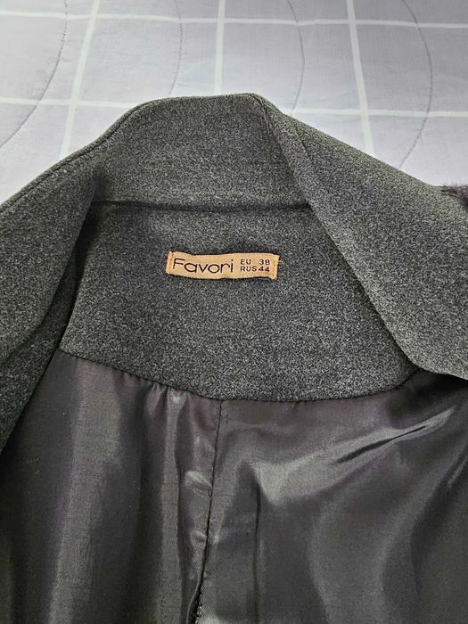 Продавам дамско палто