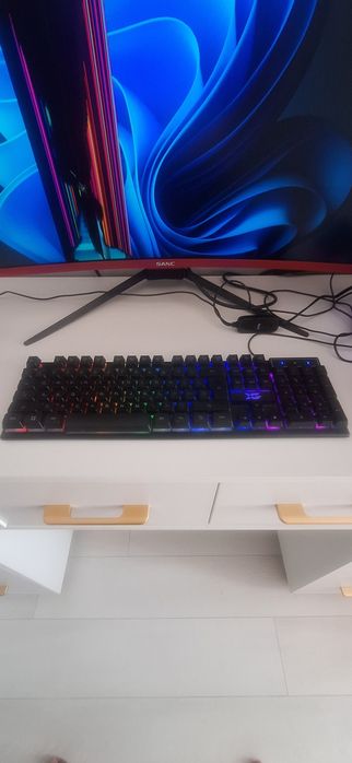 Срочно продается кресло, мышь, клавиатура