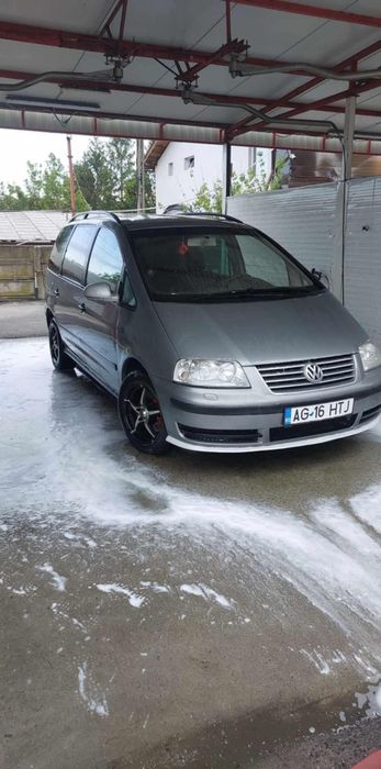 Vând Sharan 1.9 131 de cai