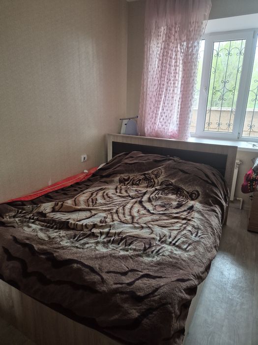 Продам диван в отличном состояние