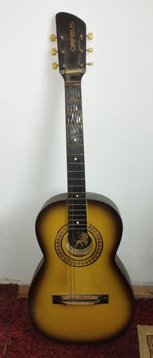 Българска акустична китара Орфей Пловдив