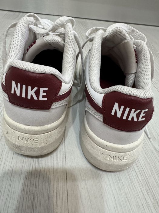 Adidasi Nike 36,5