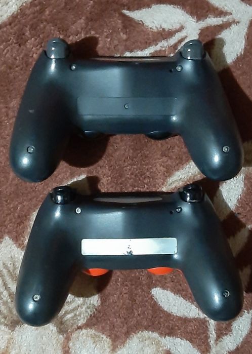 Vând manetă originală în stare bună ps4 PlayStation 4 wireles