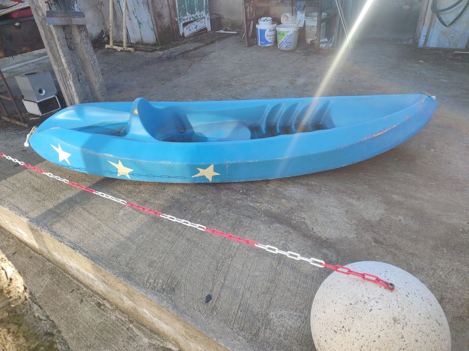 Caiac de vanzare