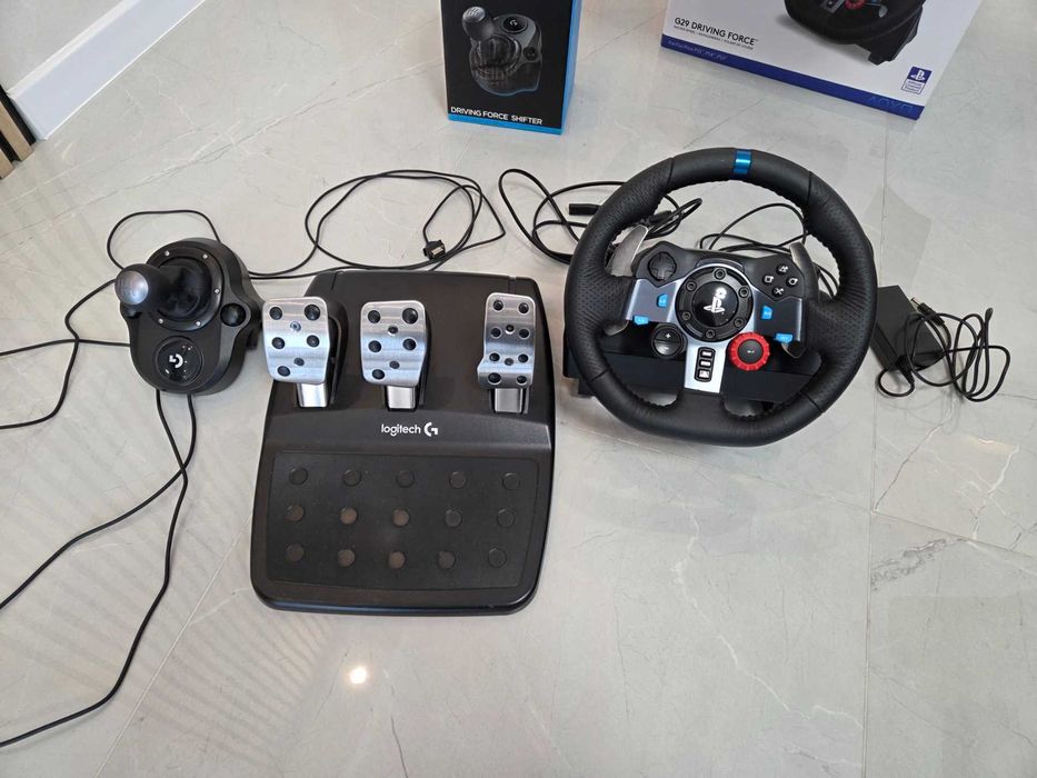 Logitech G29 волан + педали + скоростен лост - PC и Playstation
