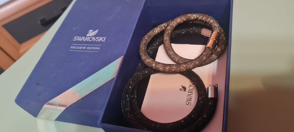 SWAROVSKI star dust , оригинални гривни#колиета, 2 броя - черна и кафя