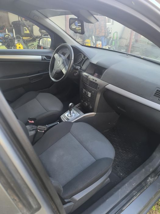 Opel Astra automata,1,6benzina cu gpl