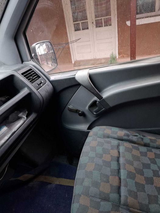 Vând Mercedes vito