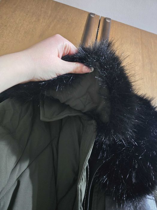 Зимно дълго яке с черен пух