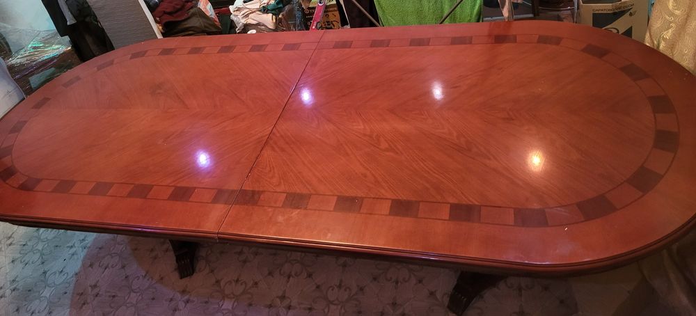 Продам деревянный стол