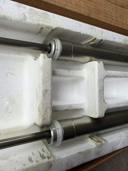 Комплект предни картриджи за 48мм USD вилка. Свалени работещи.