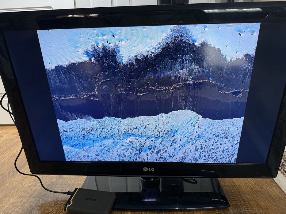 Телевизор LED 32" 81 см