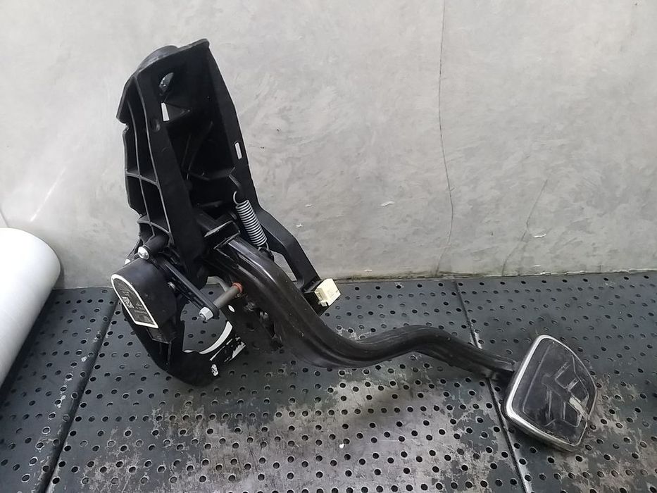 Pedala frana bmw x3 go1 3714685530905