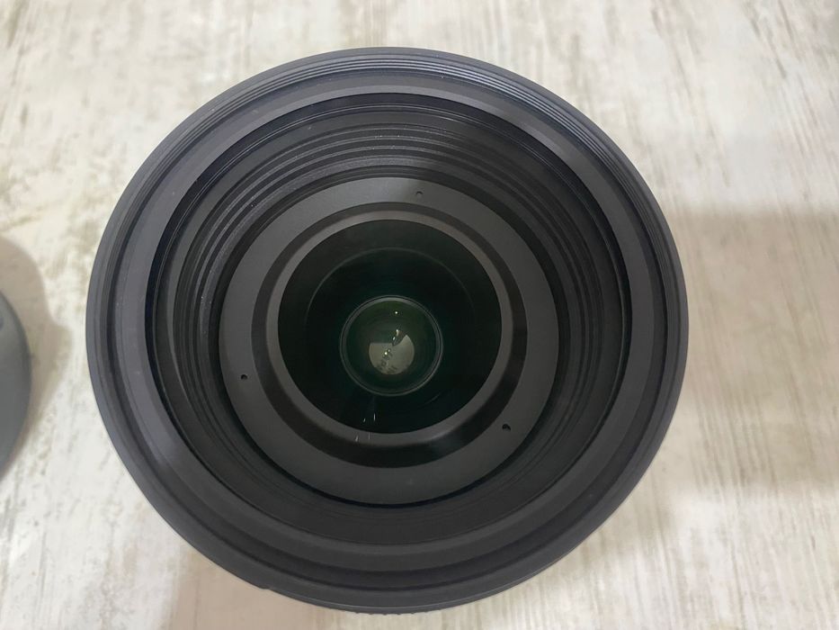 Vând  Canon EOS 250D + Sigma 24–70mm f/2.8 Art