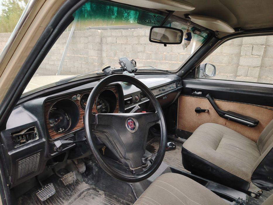 Volga 24 10 Sotiladi