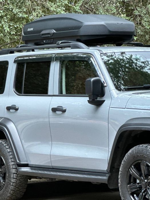 Автобокс LUX в отличном состоянии