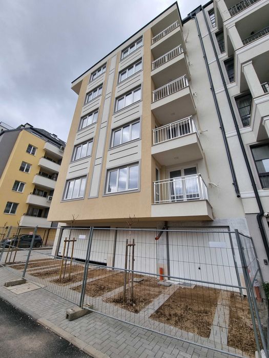 Апартмаент в Надежда