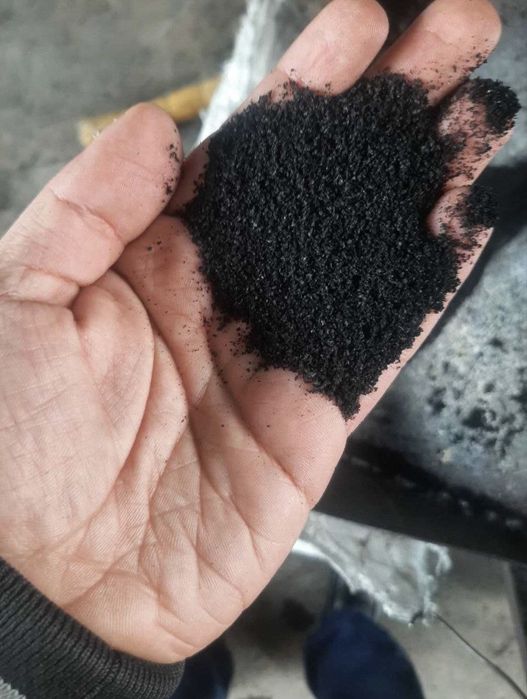 Rezina granula stadion gazon uchun