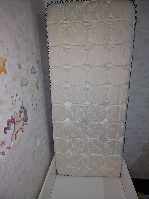 Продам детскую кровать .