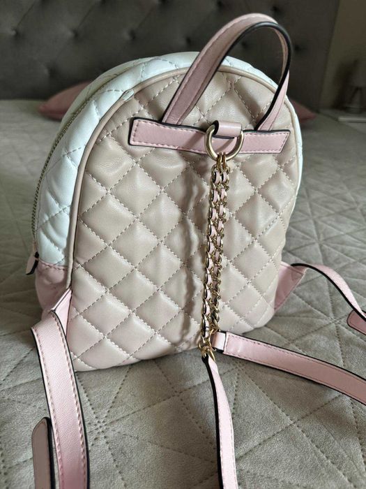 Раничка многоцветна Guess