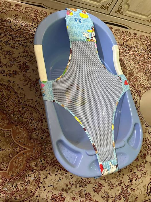 Chaqaloqlarni chomiltirish uchun vannochka