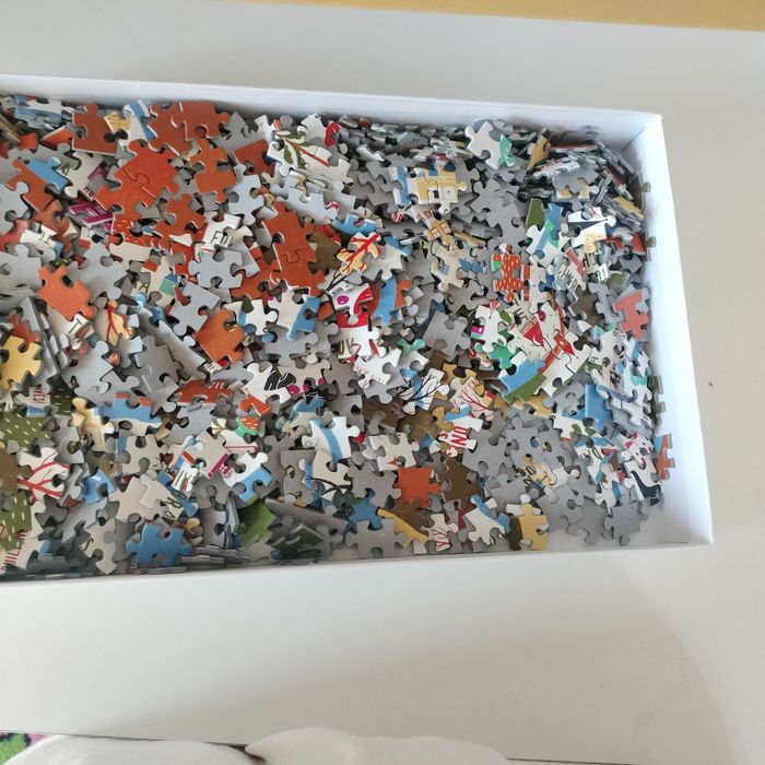 Vând puzzle 1000 de piese cu harta Romaniei