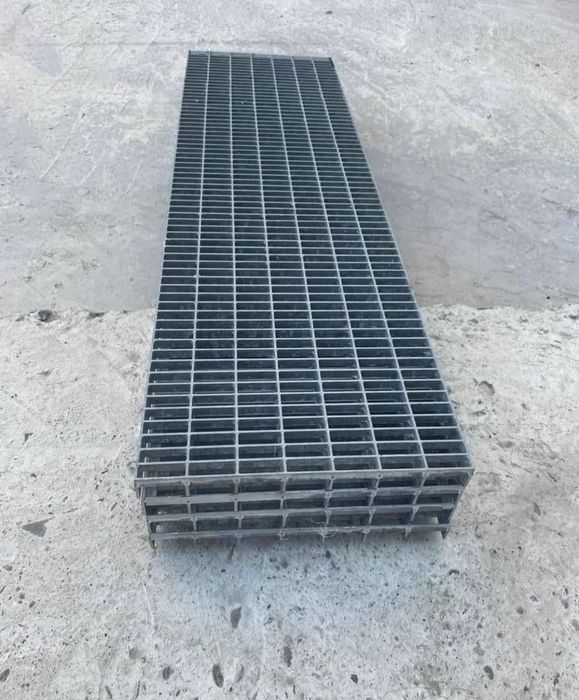 Trepte zincate 88x24