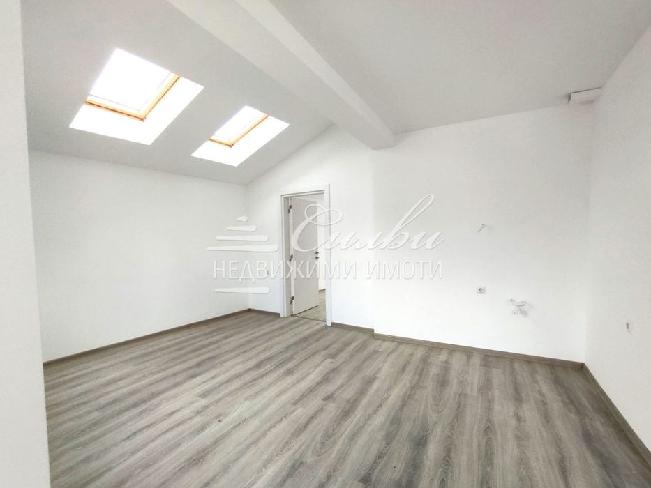 Продава се Двустаен апартамент в Шумен, Гривица - 97 кв.м за 1052 €/кв.м - Снимка #2