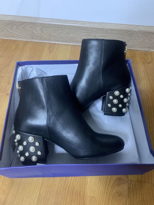 Женские сапоги со стразами