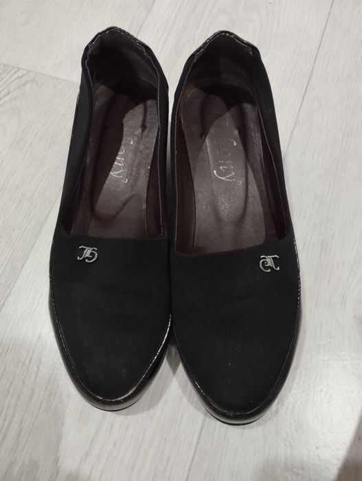 Продам срочно обувь недорого