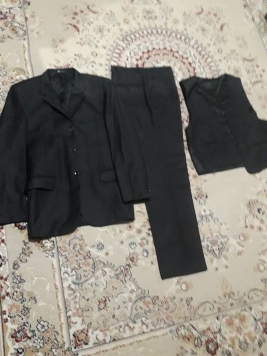 Продам костюм тройка 5000 теңге