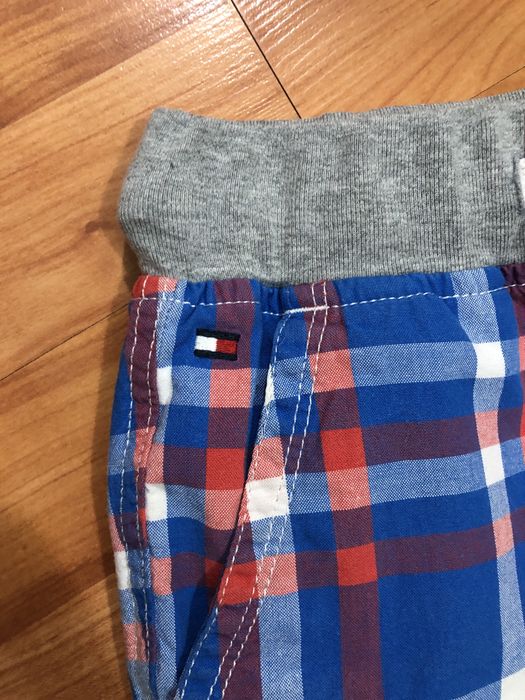 Pantalon scurt Tommy Hilfiher 7 ani