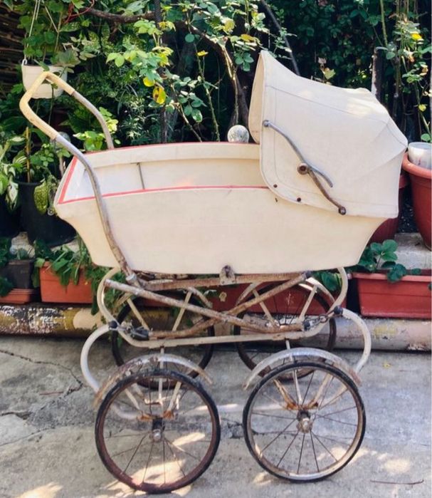 Caruț anii 70,Bricheta vintage,statueta Nefertiti onix