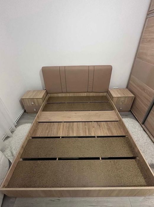 Vand pat dublu 160x200 cu noptiere