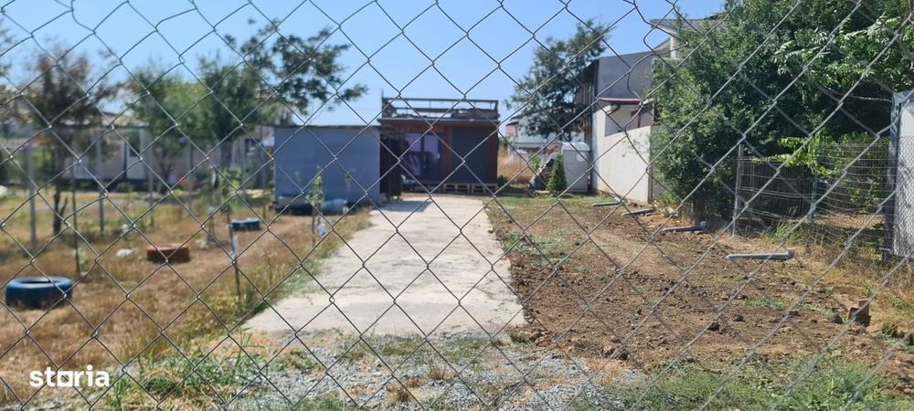 Teren si casa vacanta 4 anotimpuri