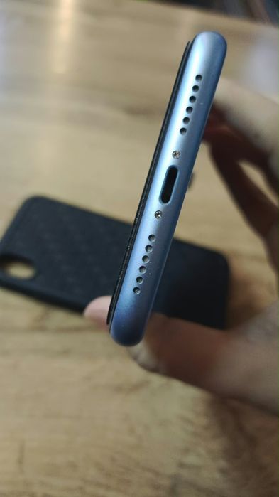Продам iphone xr , 64gb