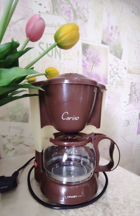 Продам кофеварку Carino First