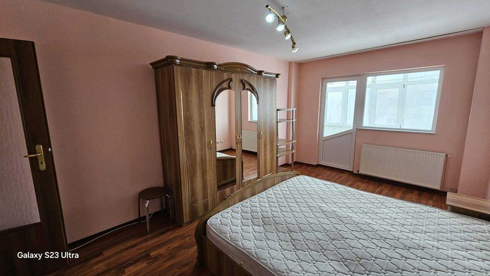 Apartament 2 camere decomandat in Onesti, zona de sus.