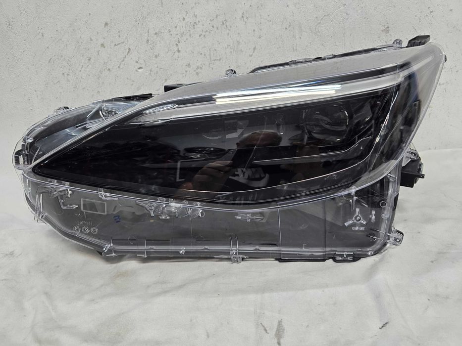 Оригинален фар Тойота Ярис  Toyota Yaris Cross Full Led