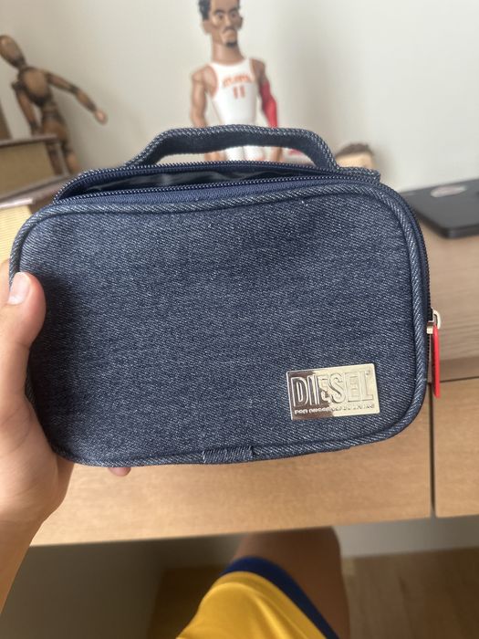 Две космитички moschino и diesel